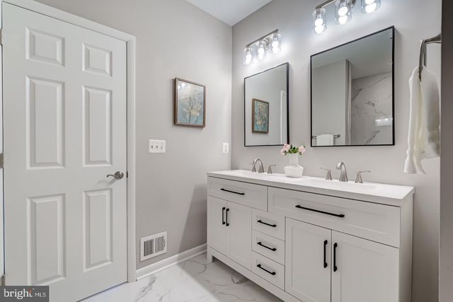 44848 TIVERTON SQ, Ashburn, VA 20147