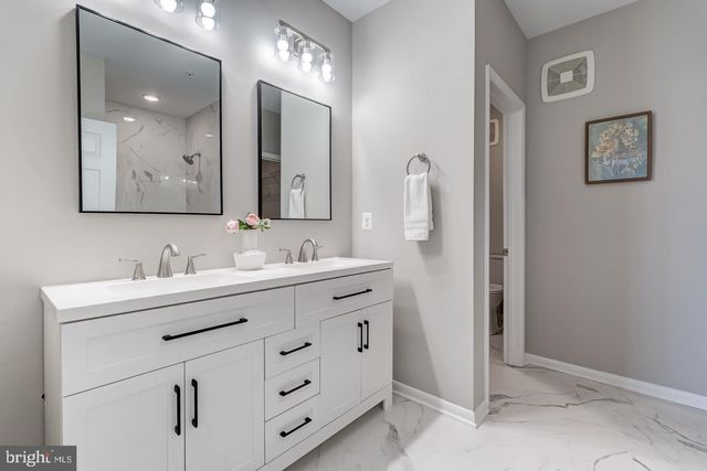 44848 TIVERTON SQ, Ashburn, VA 20147