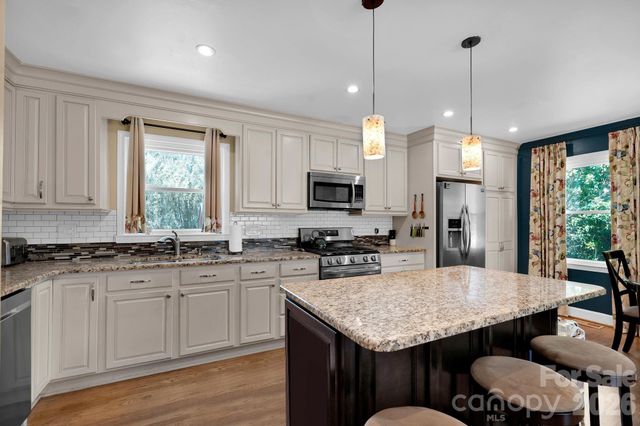 6616 Highbrook Drive, Charlotte, NC 28212