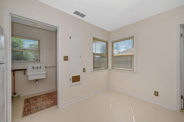 1381 54th St, Sacramento, CA 95819