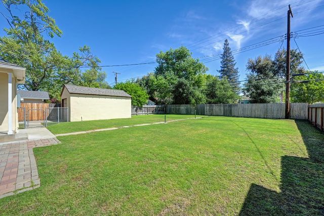 1381 54th St, Sacramento, CA 95819