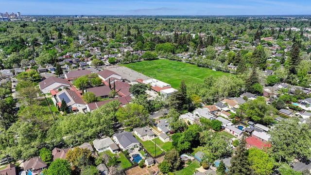 1381 54th St, Sacramento, CA 95819