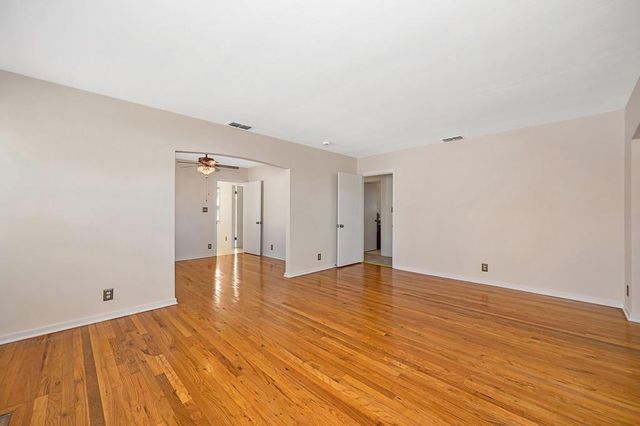 1381 54th St, Sacramento, CA 95819