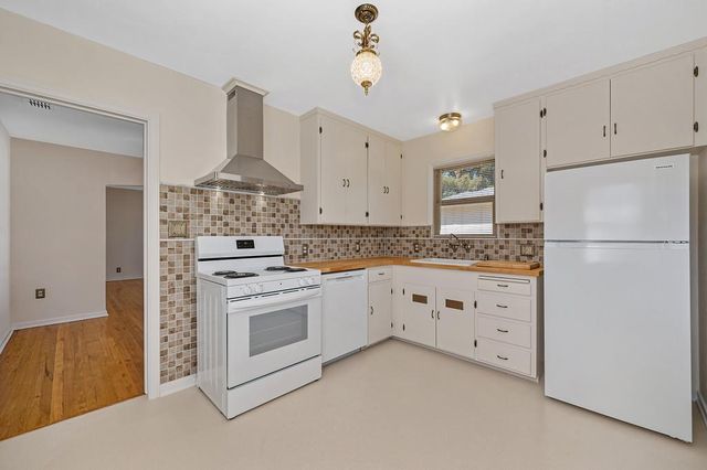 1381 54th St, Sacramento, CA 95819