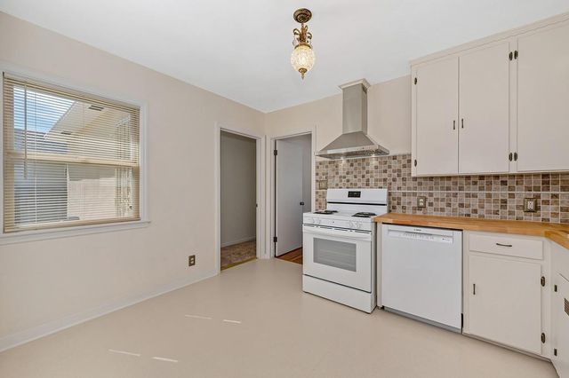 1381 54th St, Sacramento, CA 95819