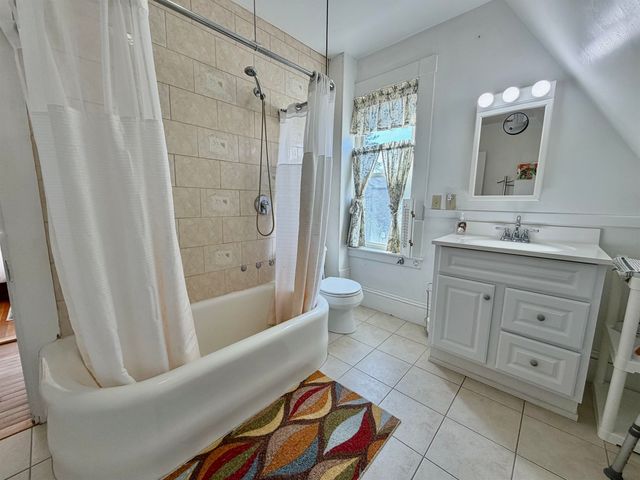 46 Hough Street, Dover, NH 03820