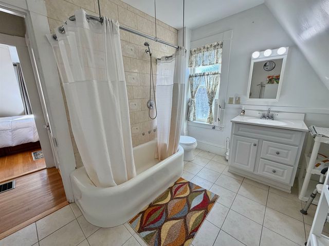 46 Hough Street, Dover, NH 03820