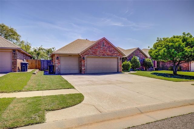 1800 NE 32nd Street, Moore, OK 73160