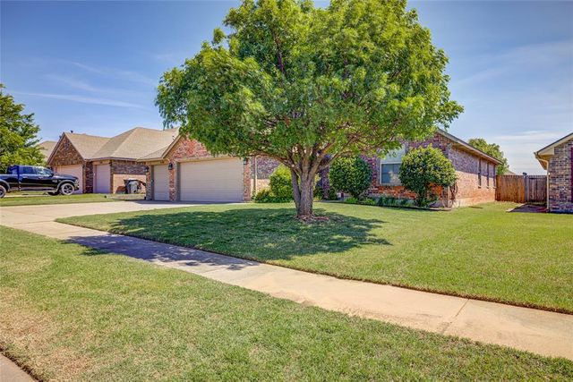 1800 NE 32nd Street, Moore, OK 73160
