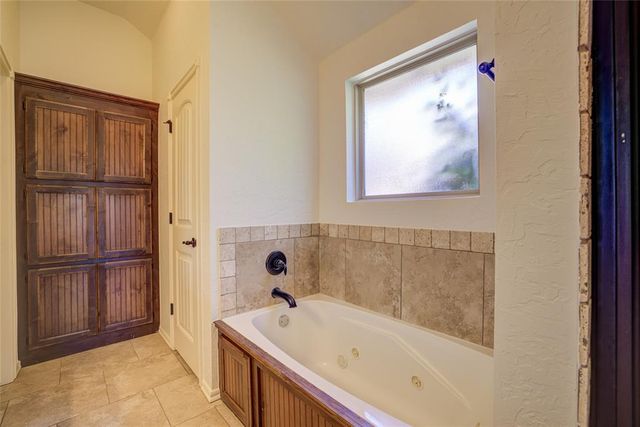 1800 NE 32nd Street, Moore, OK 73160