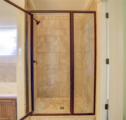 1800 NE 32nd Street, Moore, OK 73160