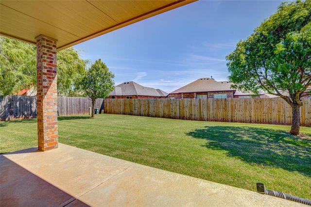 1800 NE 32nd Street, Moore, OK 73160