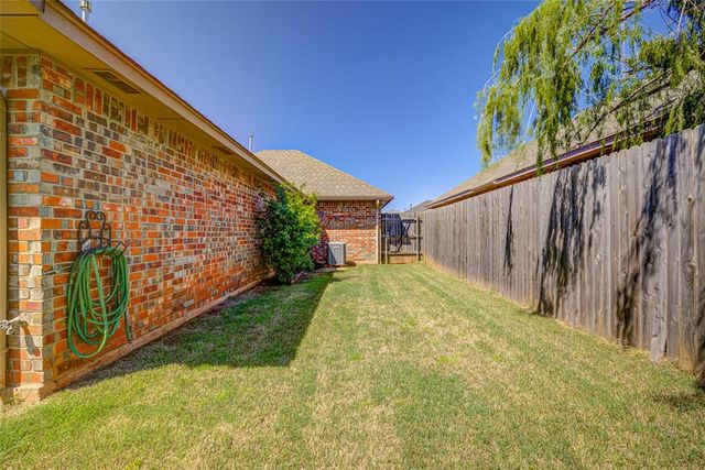 1800 NE 32nd Street, Moore, OK 73160