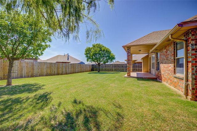 1800 NE 32nd Street, Moore, OK 73160