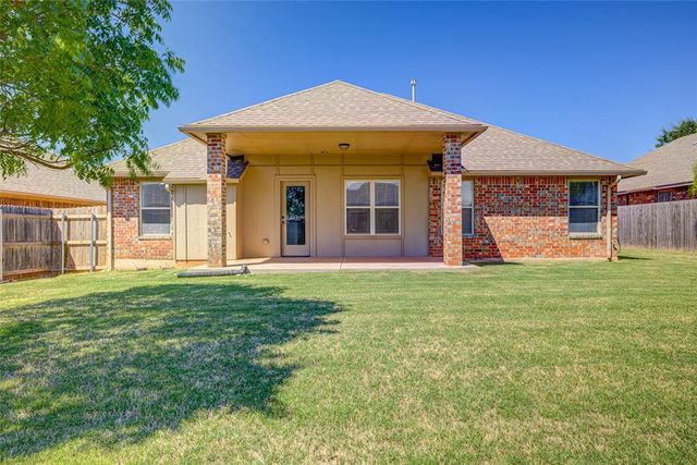 1800 NE 32nd Street, Moore, OK 73160