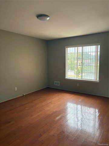 30200 Southfield Road, Southfield, MI 48076