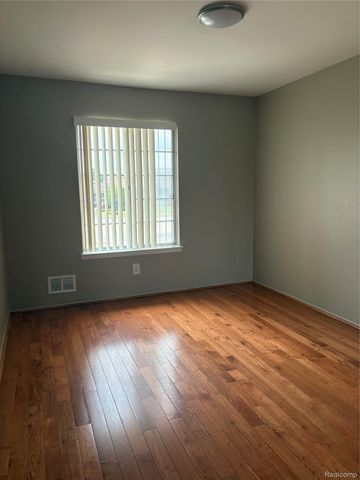 30200 Southfield Road, Southfield, MI 48076