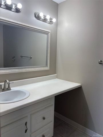 30200 Southfield Road, Southfield, MI 48076