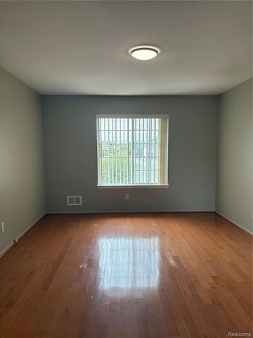 30200 Southfield Road, Southfield, MI 48076