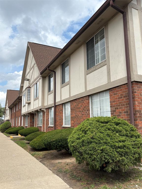 30200 Southfield Road, Southfield, MI 48076