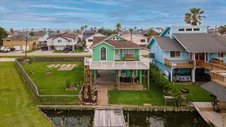 286 Ling Street, Bayou Vista, TX 77563