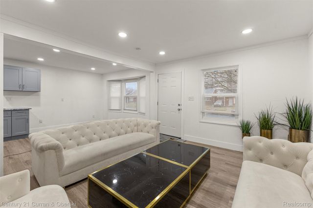 11366 Vaughan Street, Detroit, MI 48228