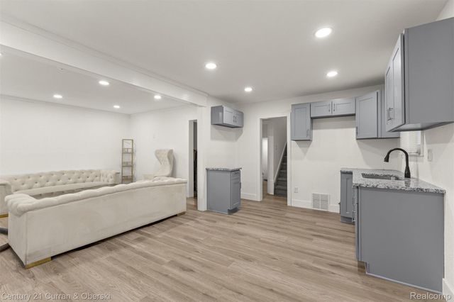 11366 Vaughan Street, Detroit, MI 48228