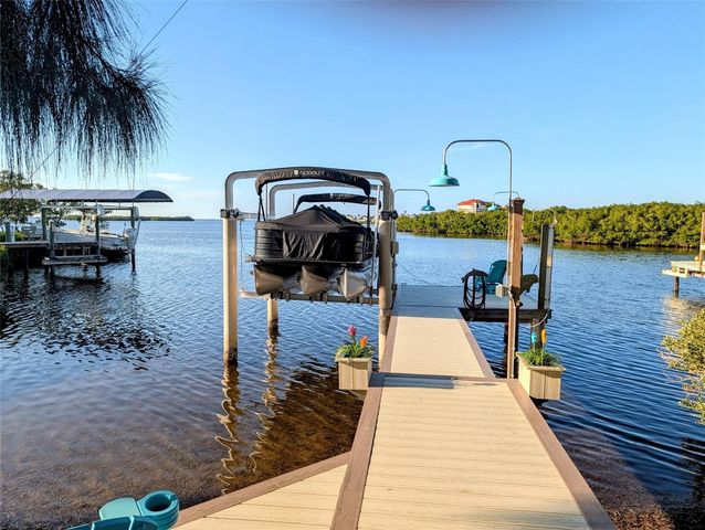 1626 SEA BREEZE DRIVE, Tarpon Springs, FL 34689