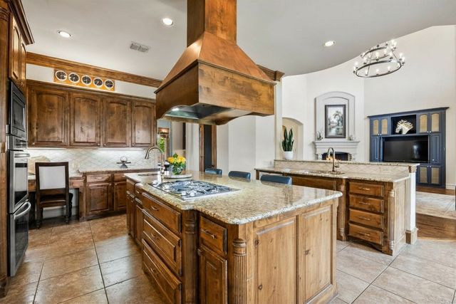 125 Manor Drive, Heath, TX 75032