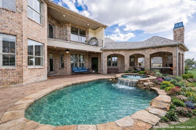 125 Manor Drive, Heath, TX 75032