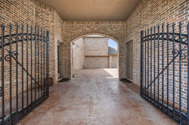 125 Manor Drive, Heath, TX 75032