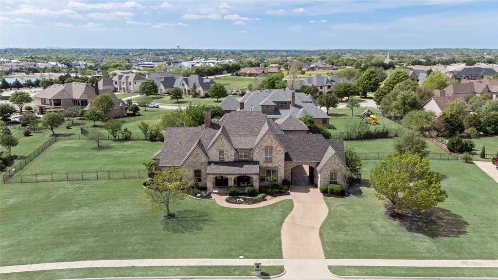 125 Manor Drive, Heath, TX 75032