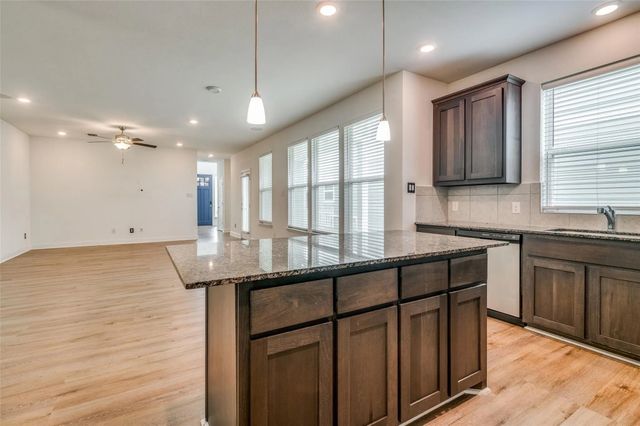 3716 Prague Mews, Dallas, TX 75236