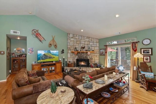 160 Birchwood, Lake Arrowhead, CA 92352