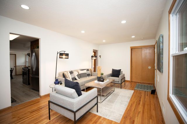 185 49th Avenue NE, Fridley, MN 55421
