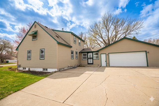 185 49th Avenue NE, Fridley, MN 55421
