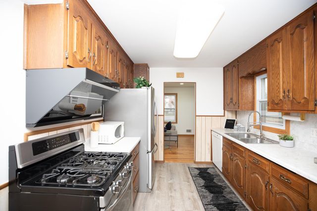 185 49th Avenue NE, Fridley, MN 55421