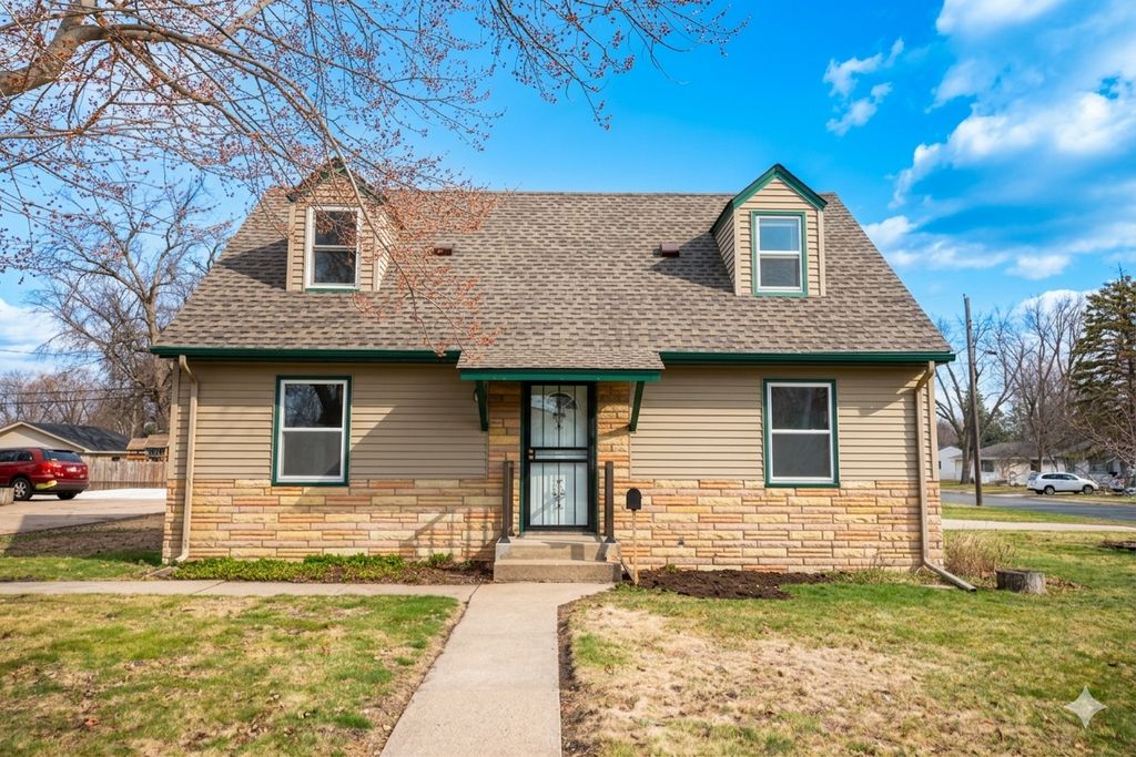 185 49th Avenue NE, Fridley, MN 55421