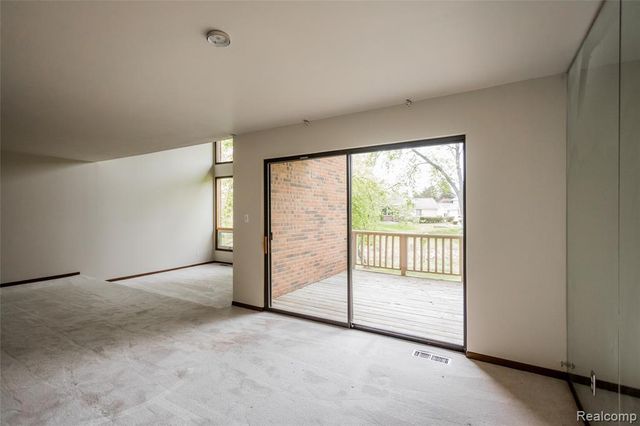 7118 Pebble Park Drive, West Bloomfield, MI 48322