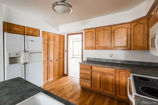 7118 Pebble Park Drive, West Bloomfield, MI 48322