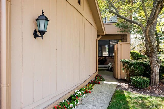 7118 Pebble Park Drive, West Bloomfield, MI 48322