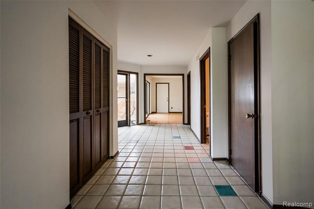 7118 Pebble Park Drive, West Bloomfield, MI 48322