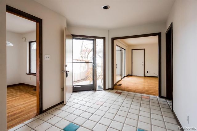 7118 Pebble Park Drive, West Bloomfield, MI 48322