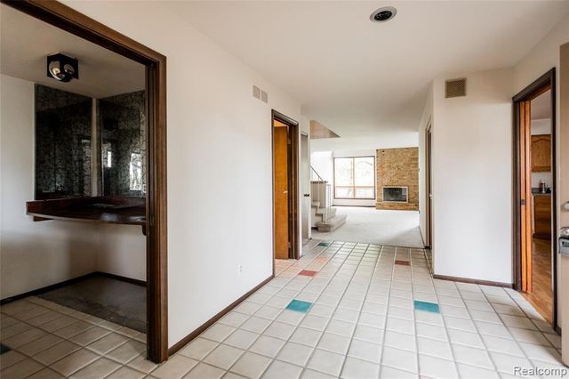 7118 Pebble Park Drive, West Bloomfield, MI 48322
