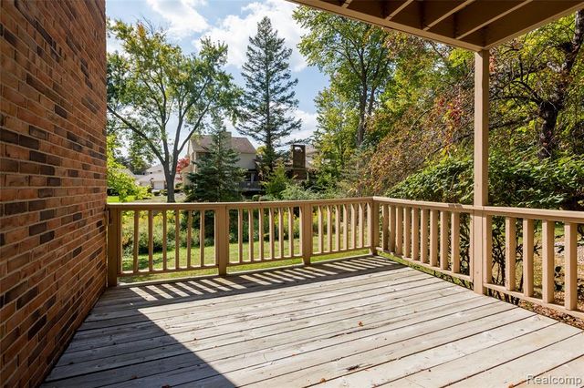 7118 Pebble Park Drive, West Bloomfield, MI 48322