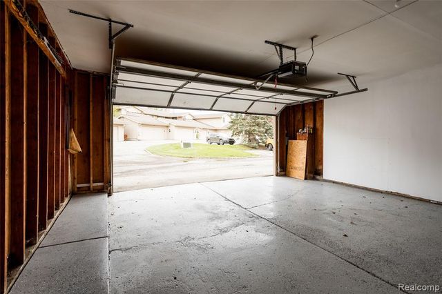 7118 Pebble Park Drive, West Bloomfield, MI 48322