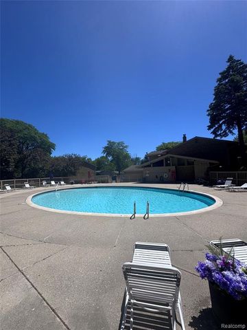 7118 Pebble Park Drive, West Bloomfield, MI 48322