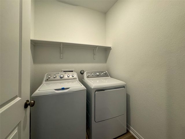 219 Mad Pupper DR, Buda, TX 78610