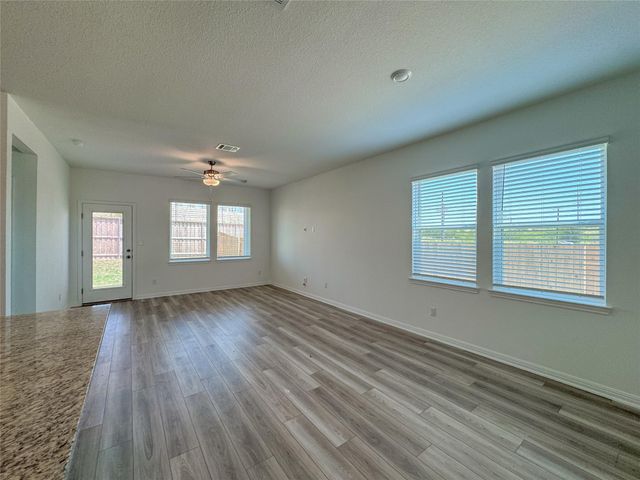219 Mad Pupper DR, Buda, TX 78610