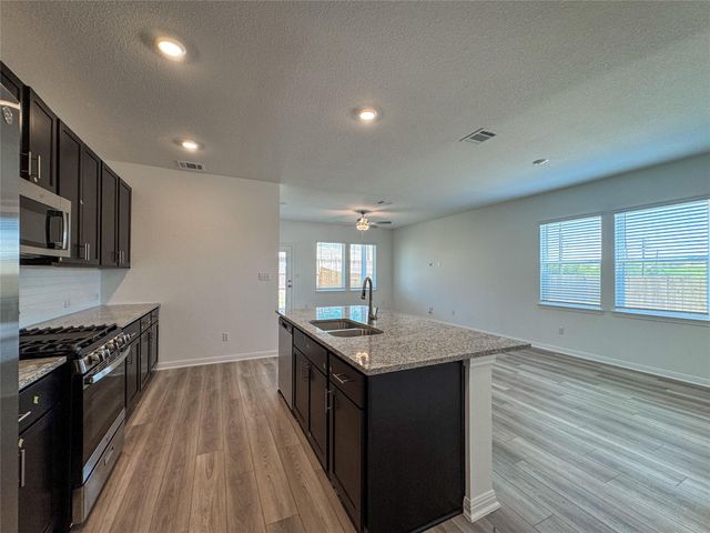 219 Mad Pupper DR, Buda, TX 78610